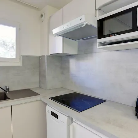 Apartamento Hostnfly - Magnificent Apt With Swimming Pool And Tennis